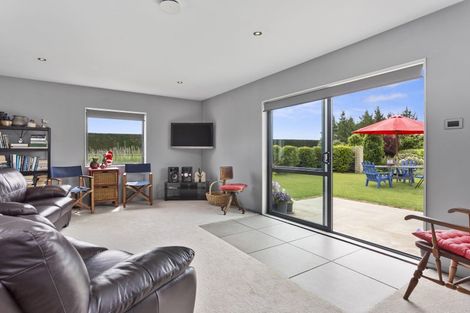 Photo of property in 967 North Eyre Road, West Eyreton, Rangiora, 7475