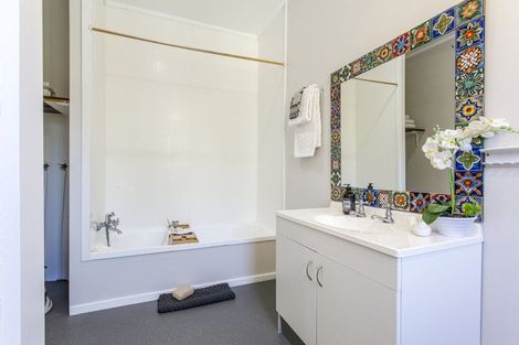 Photo of property in 23 Makiri Street, Helensville, 0800