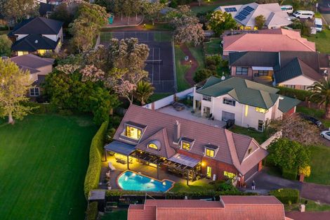 Photo of property in 28 Connemara Court, West Harbour, Auckland, 0618