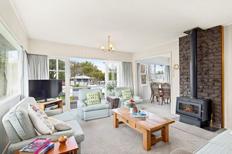 Photo of property in 51 Gordon Avenue, Forrest Hill, Auckland, 0620