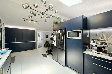 Photo of property in 182 Govett Avenue, Frankleigh Park, New Plymouth, 4310