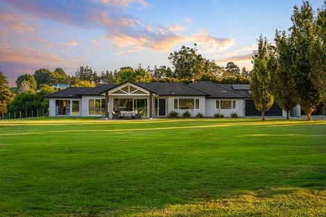 Photo of property in 1 Ngaire Close, Wainui, Silverdale, 0994