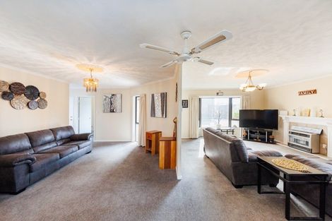 Photo of property in 10 Botanical Road, Takaro, Palmerston North, 4412