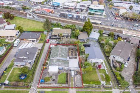 Photo of property in 7 Clayburn Road, Glen Eden, Auckland, 0602