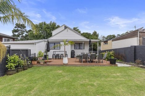 Photo of property in 50 Lagoon Way, West Harbour, Auckland, 0618