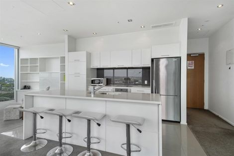 Photo of property in Sentinel Apartments, 1304/3 Northcroft Street, Takapuna, Auckland, 0622