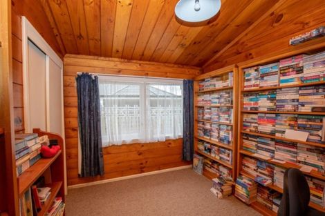 Photo of property in 13 Parfitt Place, Ngatea, 3503