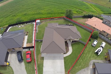 Photo of property in 24 Breaker Grove, Waiuku, 2123