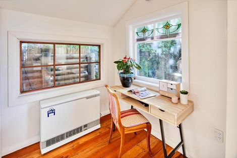 Photo of property in 9 Northland Road, Northland, Wellington, 6012