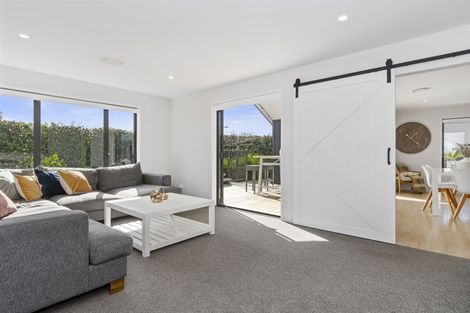 Photo of property in 2 Pimelea Street, Papamoa Beach, Papamoa, 3118