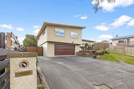 Photo of property in 32 Haast Place, Awapuni, Palmerston North, 4412