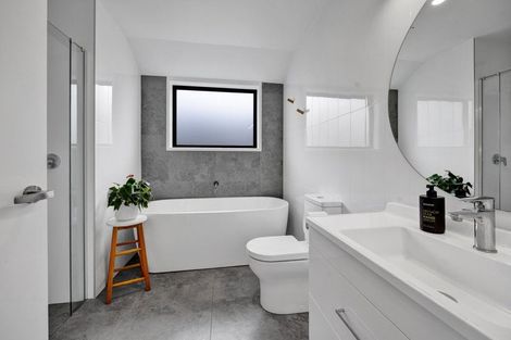 Photo of property in 9 Atutahi Street, Hurdon, New Plymouth, 4310