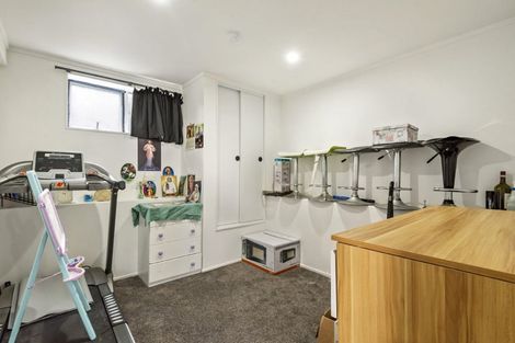 Photo of property in 1/11 Cassia Place, Sunnynook, Auckland, 0620