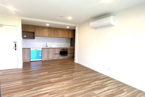 Photo of property in 4/5g Newelm Lane, Flat Bush, Auckland, 2019