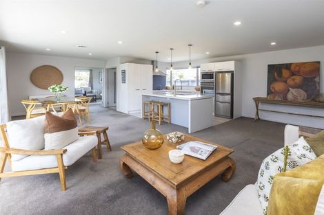 Photo of property in 99 Rannoch Drive, Broomfield, Christchurch, 8042