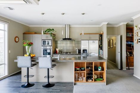 Photo of property in 61 Bowen Street, Cambridge, 3434