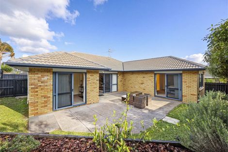 Photo of property in 25 Dairyland Drive, East Tamaki Heights, Auckland, 2016
