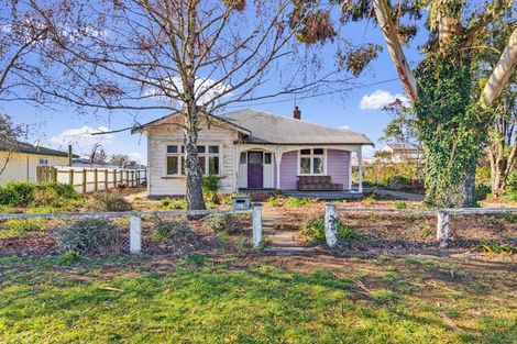 Photo of property in 10 Williams Street, Otane, 4202