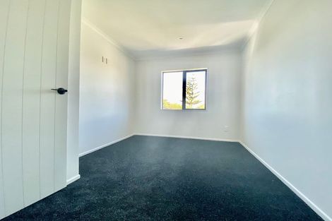 Photo of property in 547 Massey Road, Mangere, Auckland, 2022