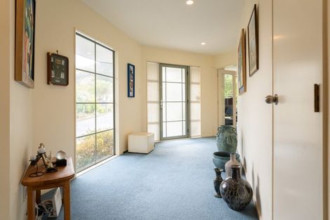 Photo of property in 6 Gresford Place, Churton Park, Wellington, 6037