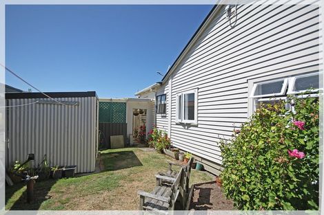 Photo of property in 9 Nuku Street, Tangimoana, 4822