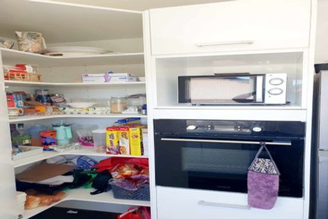 Photo of property in 8 Aplin Place, Birkdale, Auckland, 0626