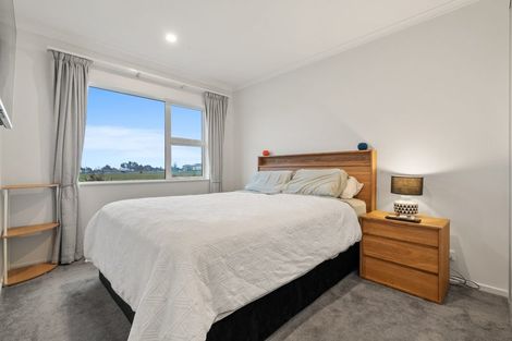 Photo of property in 31 Katipo Road, Takanini, 2112