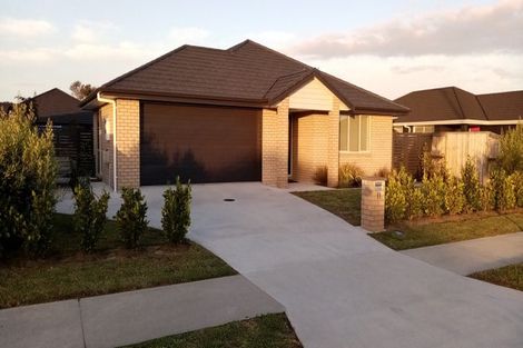 Photo of property in 11 Kaurinui Crescent, One Tree Point, 0118