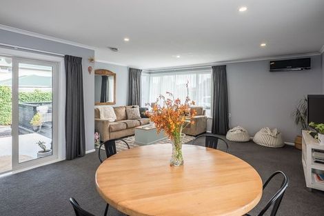 Photo of property in 2 Konini Grove, Raumati Beach, Paraparaumu, 5032