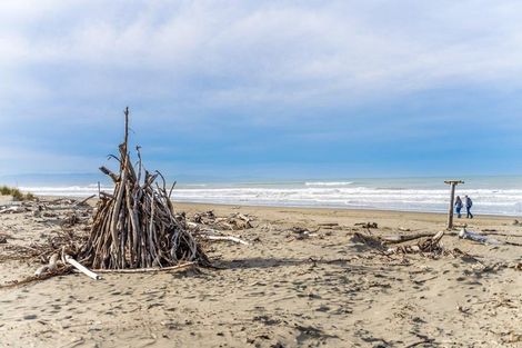 Photo of property in 2 Main North Road, Woodend, 7610