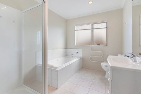 Photo of property in 12 Orbit Place, Flat Bush, Auckland, 2019