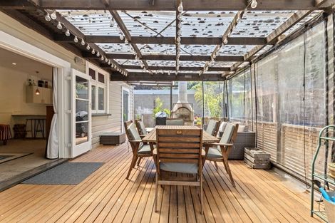 Photo of property in 48 Devon Street, Picton, 7220