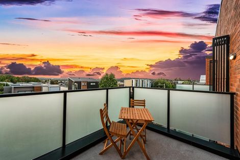 Photo of property in 3/20 Kerewhenua Crescent, Hobsonville, 0616