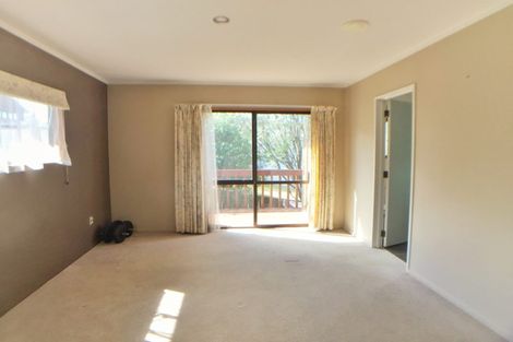 Photo of property in 4 Oystergrove Road, West Harbour, Auckland, 0618