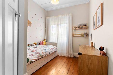 Photo of property in 12 Ngataringa Road, Devonport, Auckland, 0624