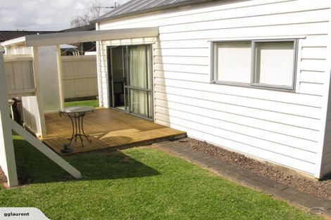 Photo of property in 8 Jillteresa Crescent, Half Moon Bay, Auckland, 2012