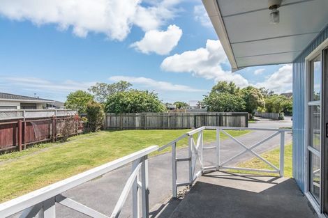 Photo of property in 8 Tawa Street, Waikanae, 5036