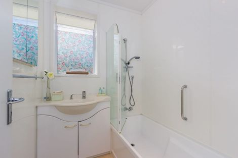 Photo of property in 27 Kimber Hall Avenue, Mount Roskill, Auckland, 1041