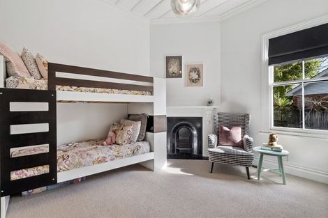 Photo of property in 8 Maritime Terrace, Birkenhead, Auckland, 0626