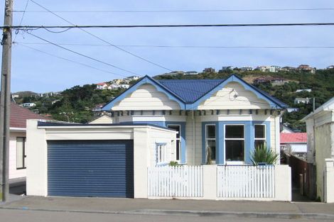 Photo of property in 220 Clyde Street, Island Bay, Wellington, 6023