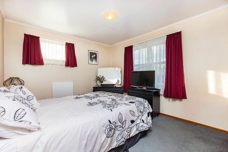 Photo of property in 40 Woodglen Road, Glen Eden, Auckland, 0602