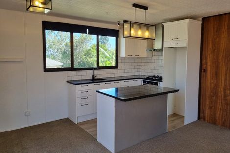 Photo of property in 2/15 Cyril Crescent, West Harbour, Auckland, 0618