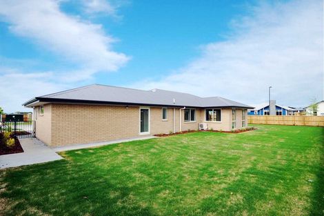 Photo of property in 39 Highgate Drive, Rangiora, 7400