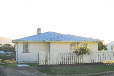 Photo of property in 28 Northumberland Street, Cannons Creek, Porirua, 5024