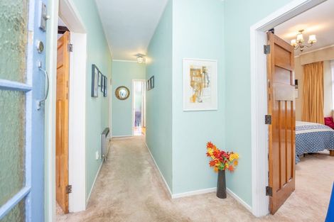 Photo of property in 21 Ridout Street, Maeroa, Hamilton, 3200