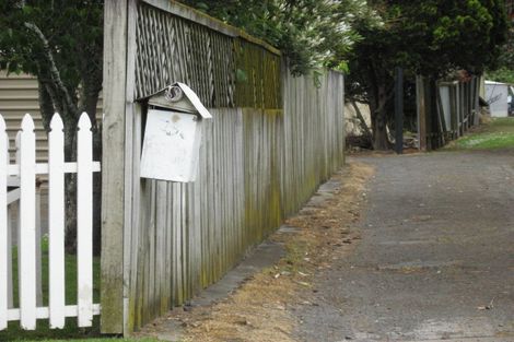 Photo of property in 23 Dalry Place, Mangere Bridge, Auckland, 2022