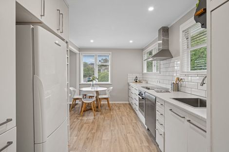 Photo of property in 21 Dorset Grove, Cannons Creek, Porirua, 5024