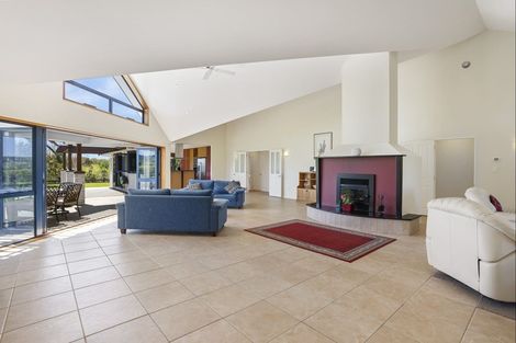 Photo of property in 903 Old North Road, Waimauku, 0882