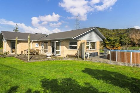 Photo of property in 10 Parker Road, Huntly, 3771
