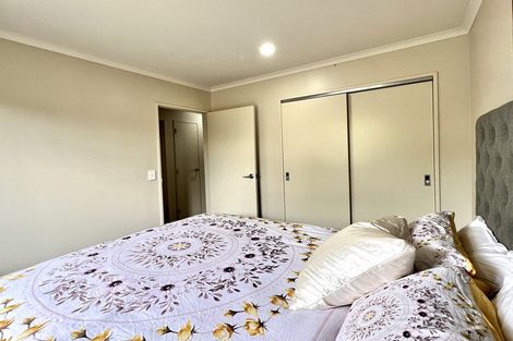 Photo of property in 25 Mcewen Crescent, Riverstone Terraces, Upper Hutt, 5018